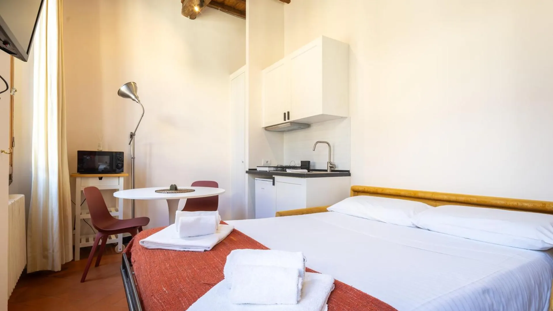 Apartment San Frediano Central Studio Florence